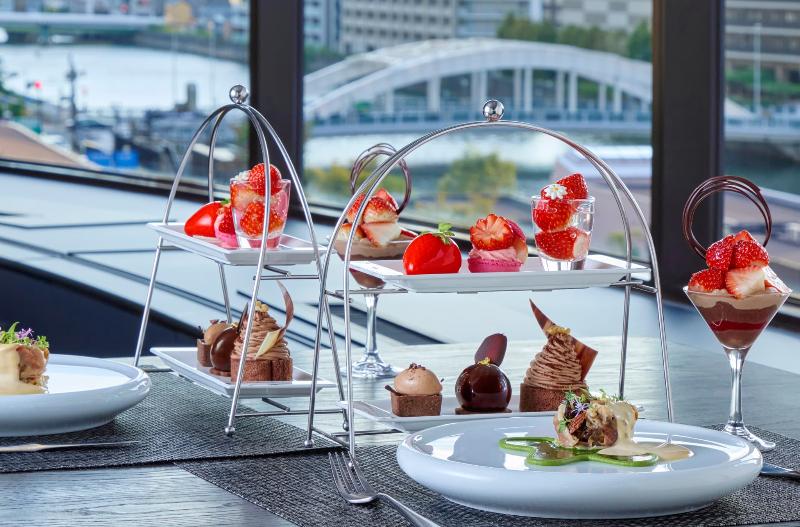 いちごvsチョコレートアフタヌーンティーランチの画像1