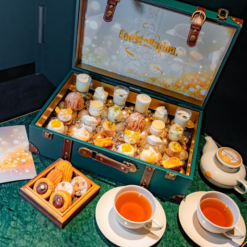 Constellation.のトランク型 Constellation. Afternoon Tea “Cristal Noël” ― 白と黄金の聖夜讃歌 ―のスタンド画像