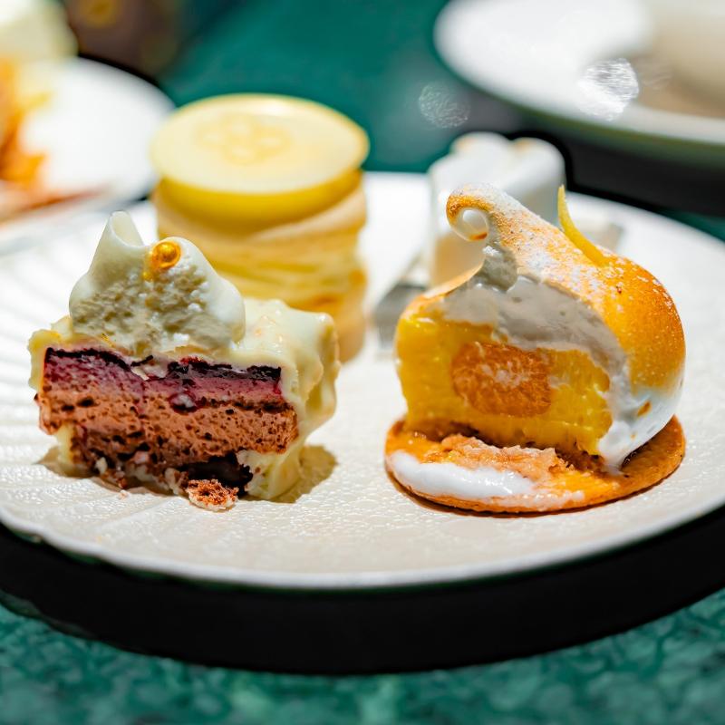 Constellation.のトランク型 Constellation. Afternoon Tea “Cristal Noël” ― 白と黄金の聖夜讃歌 ―のスイーツ追加2画像