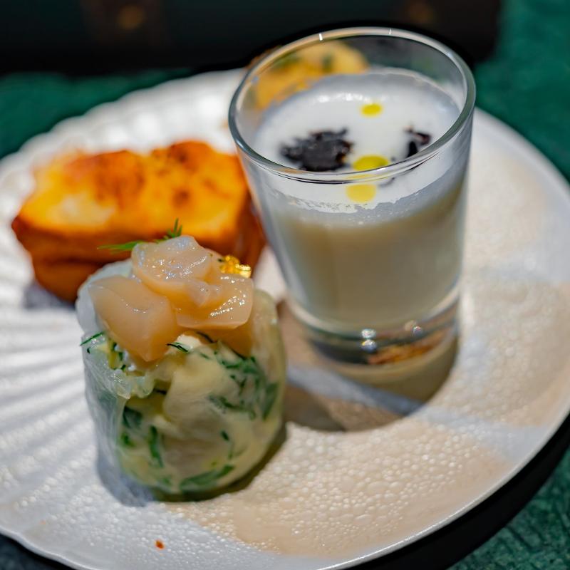 Constellation.のトランク型 Constellation. Afternoon Tea “Cristal Noël” ― 白と黄金の聖夜讃歌 ―のセイボリー追加2画像