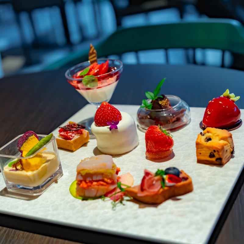 Restaurant＆Bar TIDE TABLE Shiomi／東京ベイ潮見プリンスホテルのいちごアフタヌーンティー～Strawberry Symphony～のスタンド1段目画像