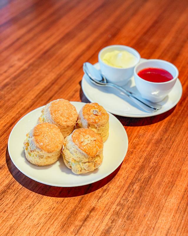 ロビー バー／東京エディション虎ノ門のドリームライトホテルアフタヌーンティーのスタンドその他プレート1画像