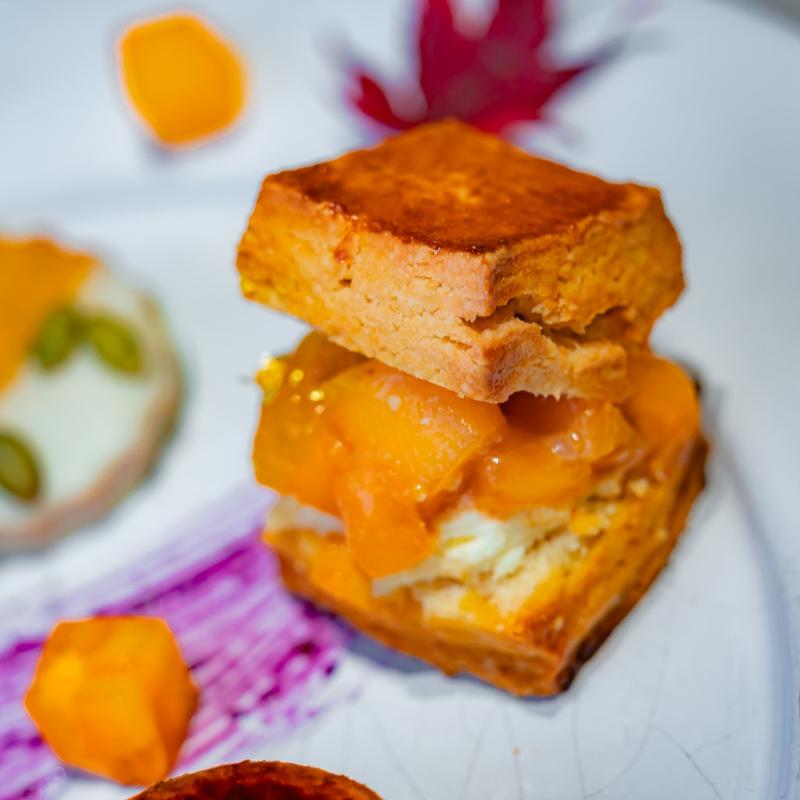 ASAKO IWAYANAGI SALON DE THÉのAFTERNOON TEAのスコーン画像