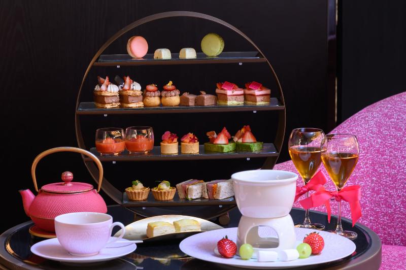 あまおうバレンタインアフタヌーンティーの画像1