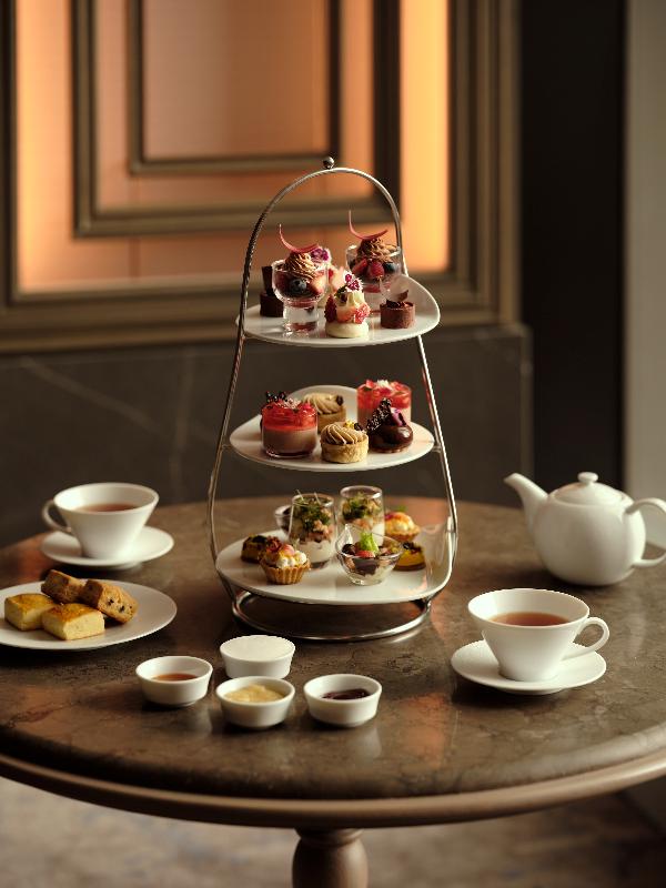 チョコレート & ストロベリー アフタヌーンティーの画像1