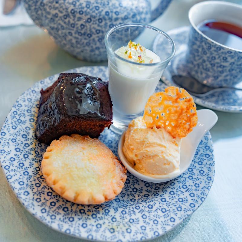 JURI’S TEA ROOMのジュリスフルアフタヌーンティーのスイーツ画像