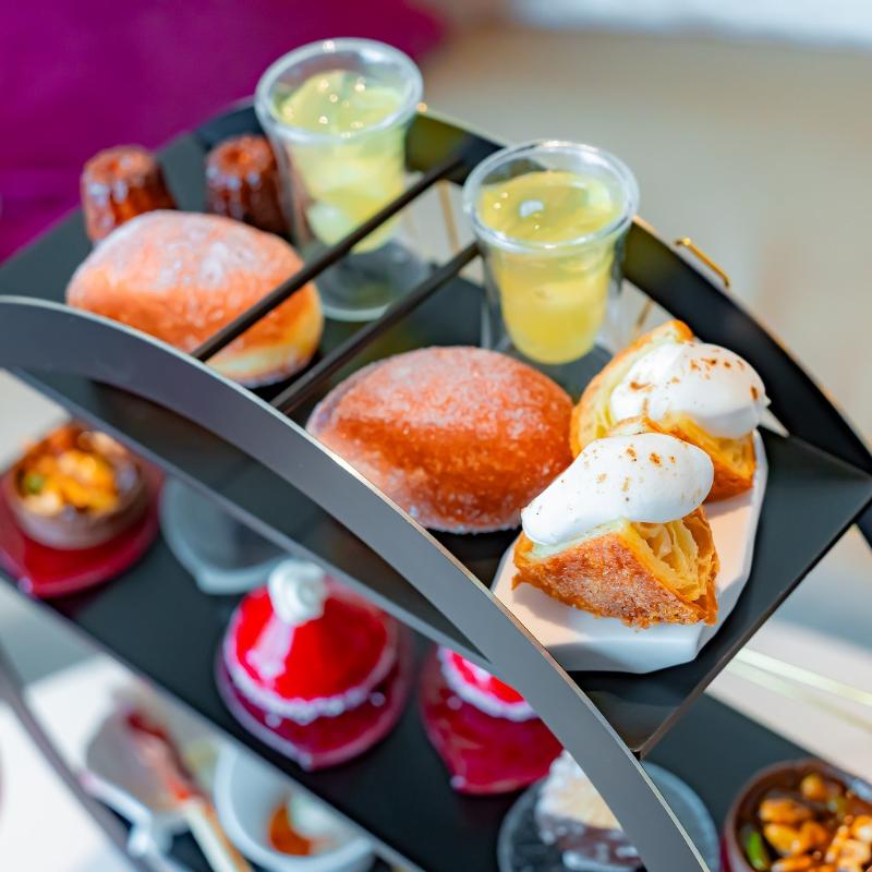 ザ・カハラ・ラウンジ／ザ・カハラ・ホテル＆リゾート横浜のクリスマスアフタヌーンティーのスタンド1段目画像