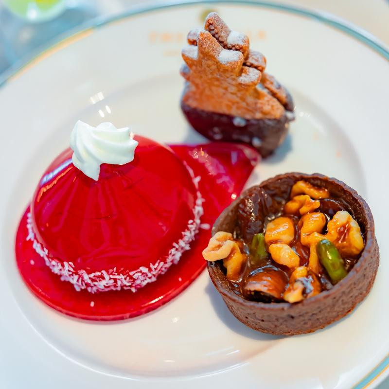 ザ・カハラ・ラウンジ／ザ・カハラ・ホテル＆リゾート横浜のクリスマスアフタヌーンティーのスイーツ追加1画像