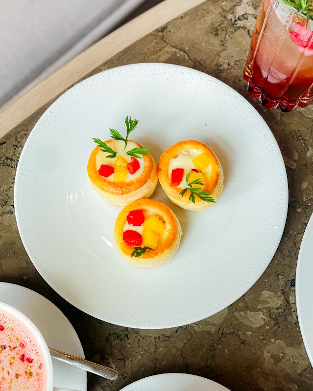 ジャヌ ラウンジ & ガーデンテラス／ジャヌ東京のクリスマスアフタヌーンティーのスタンドその他プレート2画像