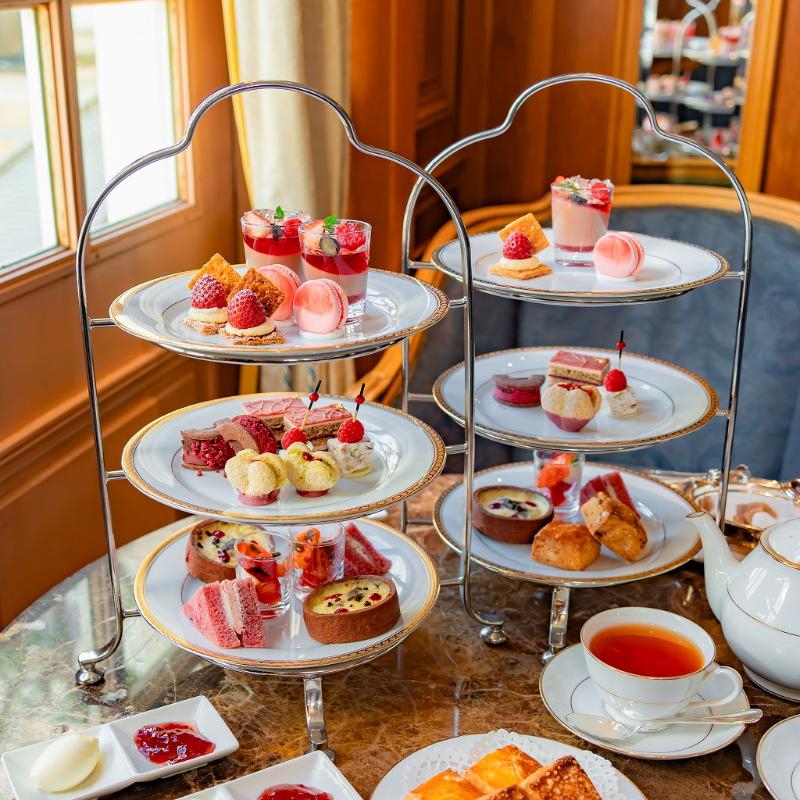 ロビーラウンジ　ラ・テラス／ホテルニューグランドの苺のアフタヌーンティーのスタンド画像