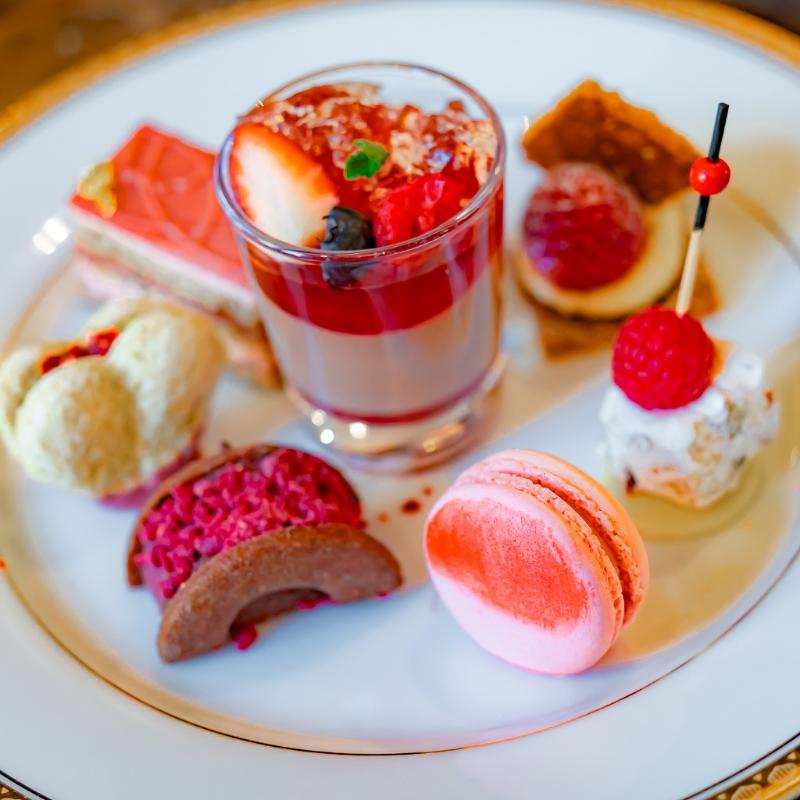 ロビーラウンジ　ラ・テラス／ホテルニューグランドの苺のアフタヌーンティーのスイーツ画像