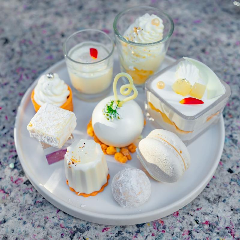 アニヴェルセルカフェ 表参道のWhite Christmas アフタヌーンティーのスイーツ画像