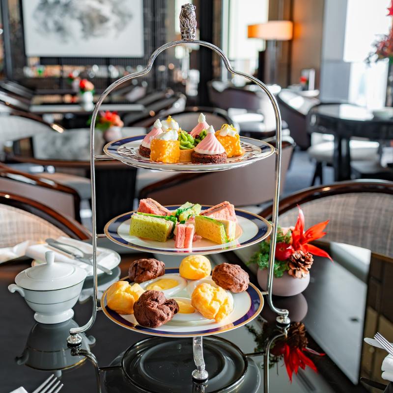 クラブラウンジ／ザ・リッツ・カールトン東京のフェスティブモーメンツアフタヌーンティーのスタンド画像