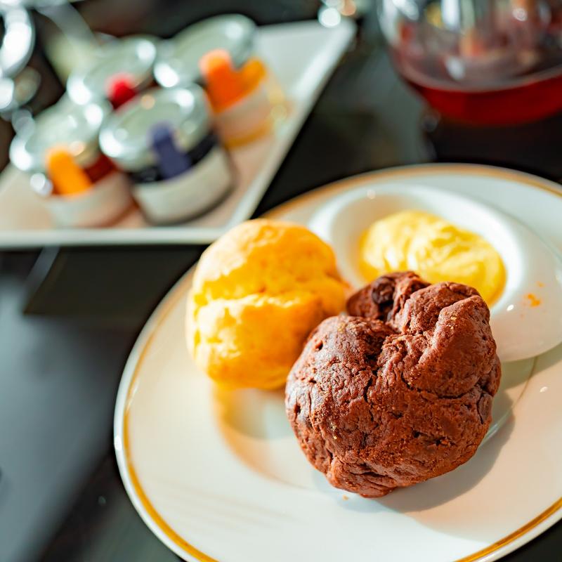 クラブラウンジ／ザ・リッツ・カールトン東京のフェスティブモーメンツアフタヌーンティーのスコーン画像