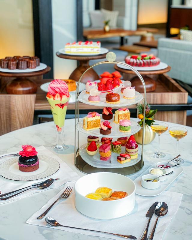 いちごのフラワーブーケアフタヌーンティーの画像1