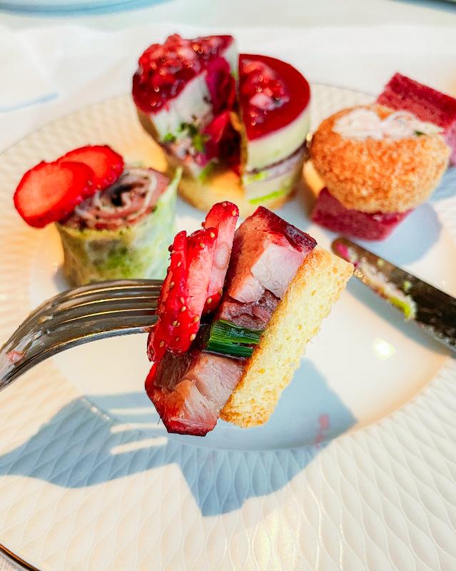 ビュメール／フェアモント東京のいちごのフラワーブーケアフタヌーンティーのセイボリー追加2画像