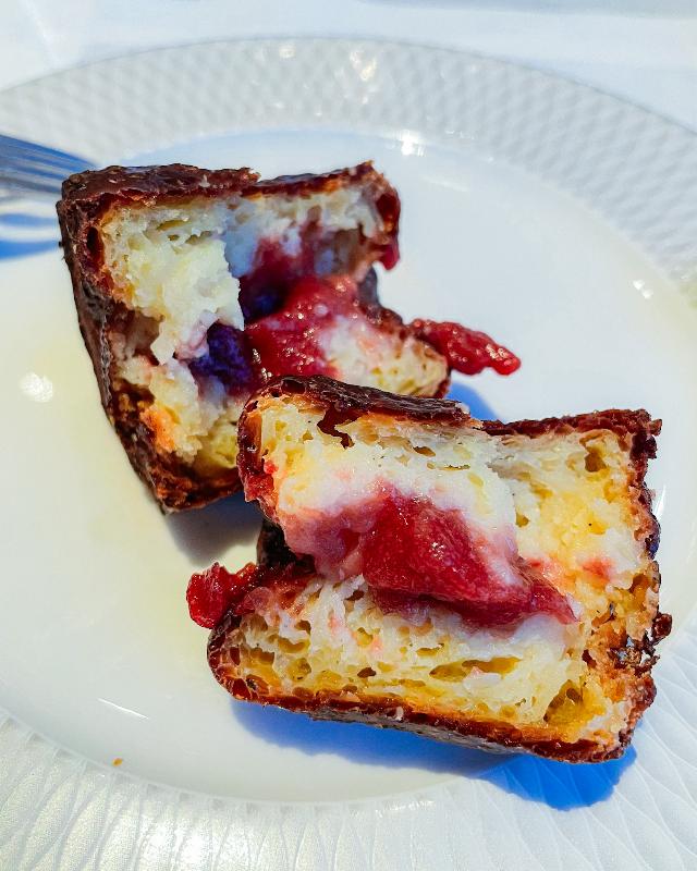 ビュメール／フェアモント東京のいちごのフラワーブーケアフタヌーンティーのスコーン追加2画像