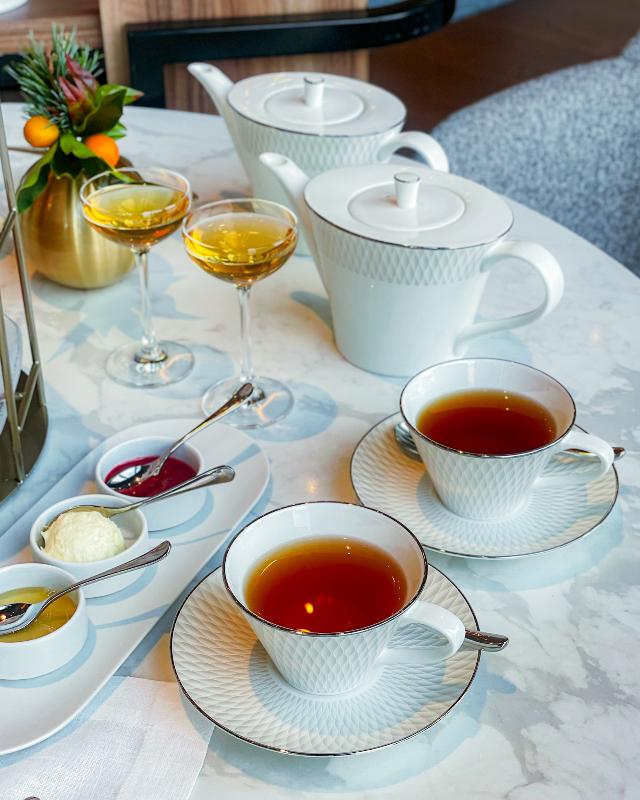 ビュメール／フェアモント東京のいちごのフラワーブーケアフタヌーンティーの飲み物画像