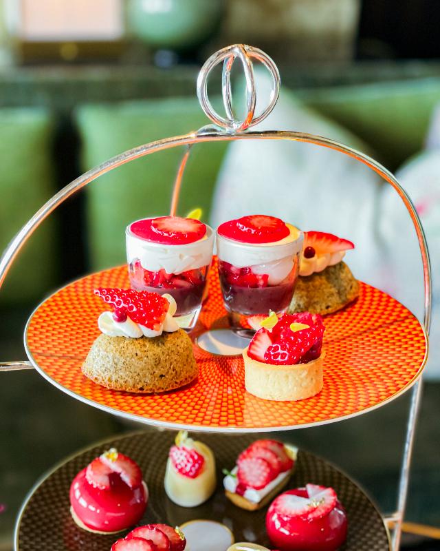 オリエンタルラウンジ／マンダリン オリエンタル 東京のストロベリーアフタヌーンティーのスタンド1段目画像