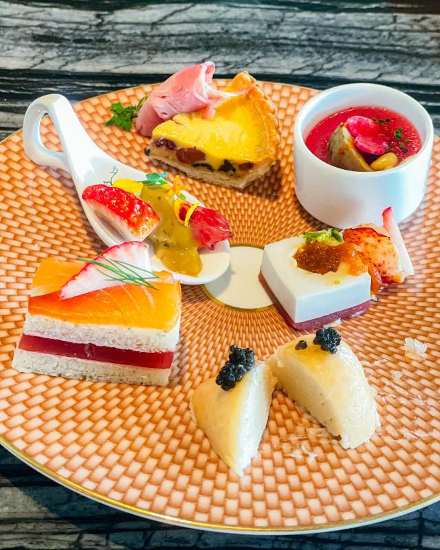 オリエンタルラウンジ／マンダリン オリエンタル 東京のストロベリーアフタヌーンティーのセイボリー追加1画像