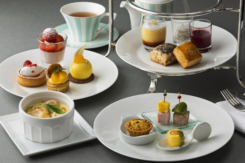 ホワイトショコラが香るフルーツアフタヌーンティーの画像1