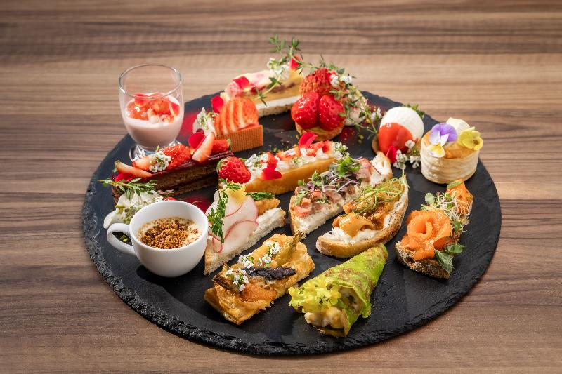 フロマージュ・タルティーヌ＆ストロベリー・ミニャルディーズの画像1