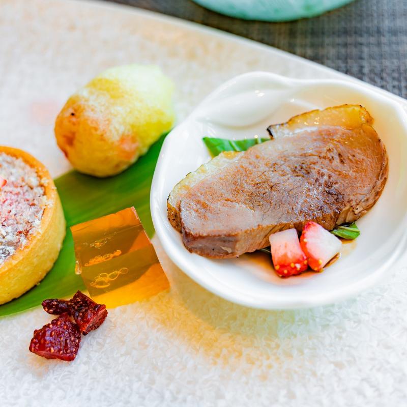 チャイナシャドー／ストリングスホテル東京インターコンチネンタルのストロベリーチャイニーズアフタヌーンティーのセイボリー追加1画像