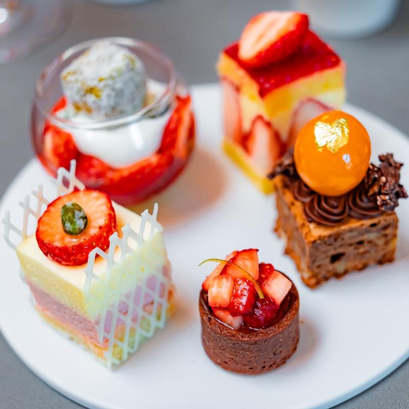 JWラウンジ／JWマリオット・ホテル東京のJWストロベリー アフタヌーンティーのスイーツ画像