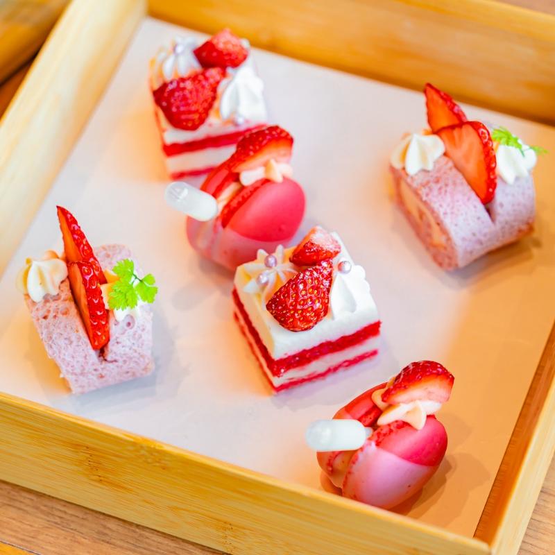 バーラウンジ シルバ／ヒルトン東京ベイのストロベリーアフタヌーンティーのスタンド1段目画像