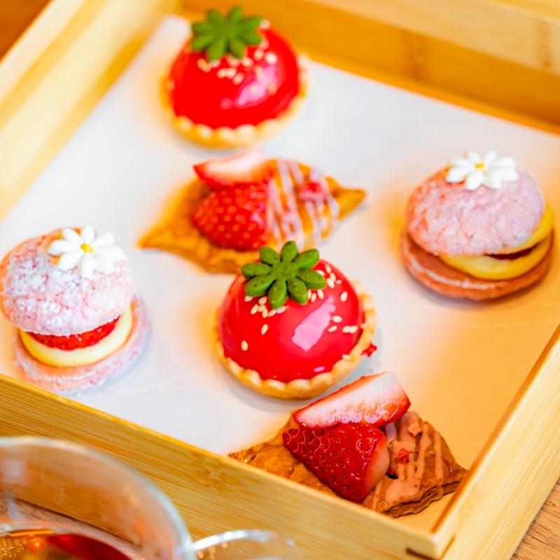 バーラウンジ シルバ／ヒルトン東京ベイのストロベリーアフタヌーンティーのスタンド2段目画像