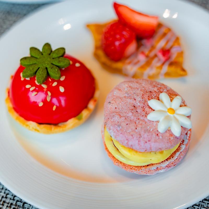 バーラウンジ シルバ／ヒルトン東京ベイのストロベリーアフタヌーンティーのスイーツ追加1画像