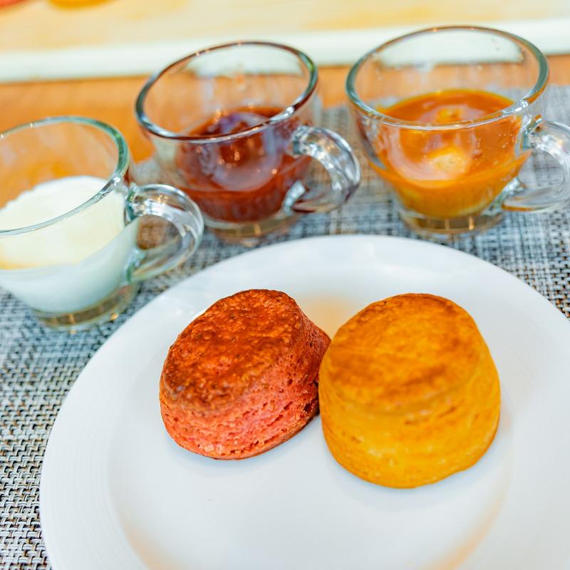 バーラウンジ シルバ／ヒルトン東京ベイのストロベリーアフタヌーンティーのスコーン画像