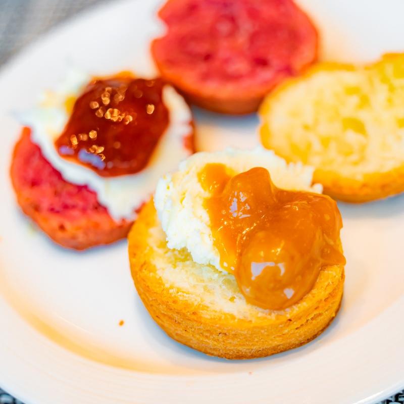 バーラウンジ シルバ／ヒルトン東京ベイのストロベリーアフタヌーンティーのスコーン追加1画像