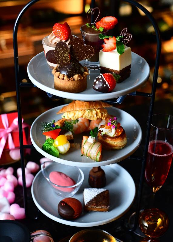 Valentine's Day Afternoon Tea “Chocolate × Strawberry”の画像1