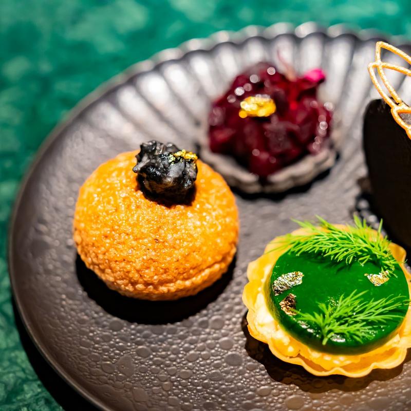 Constellation.のトランク型 Constellation. “Black Swan” Afternoon Tea ― 光から闇 へ、羽音のように移ろう12の瞬間 ―のセイボリー追加1画像