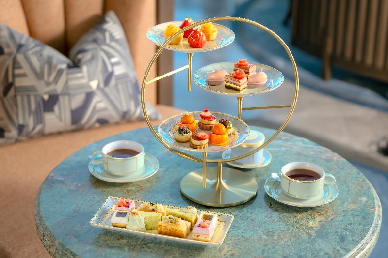 エレガンス・イン・ストロベリーブルームの画像1