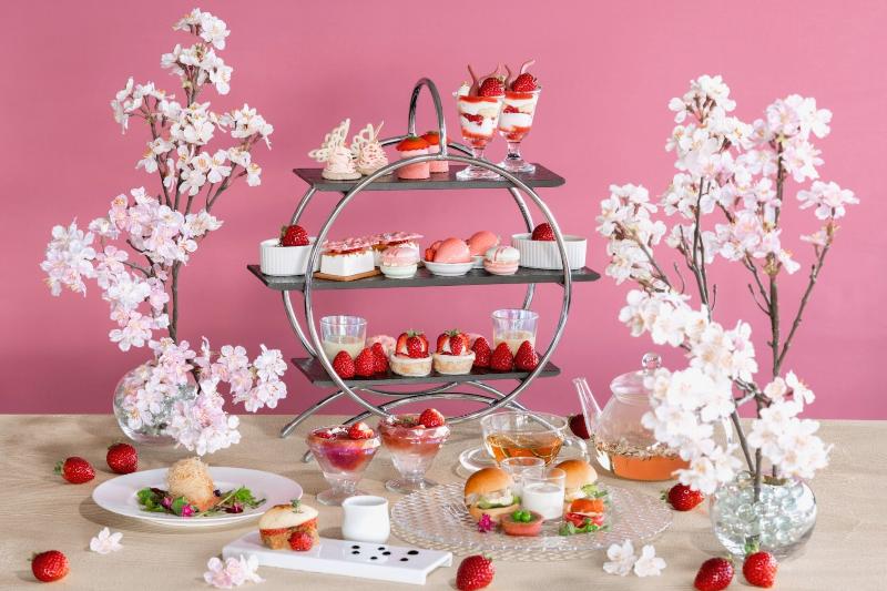 Quattro Strawberry Afternoon Tea Set ～春めくストロベリー～の画像1