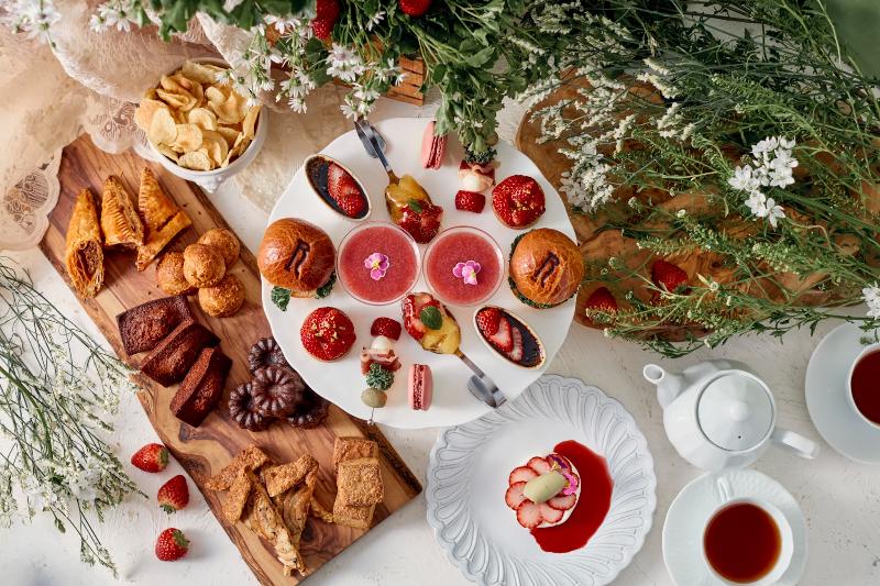 あまおう苺とピスタチオのアフタヌーンティーの画像1