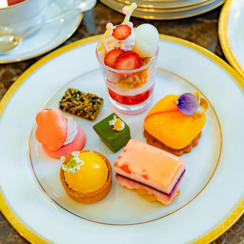 ロビーラウンジ　ラ・テラス／ホテルニューグランドの春のアフタヌーンティーのスイーツ画像