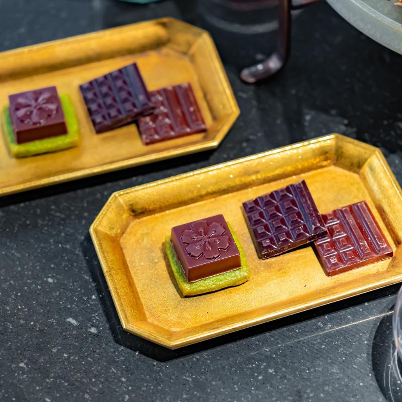 ル・ショコラ・アラン・デュカス 東京工房のル・グテのスタンド2段目画像