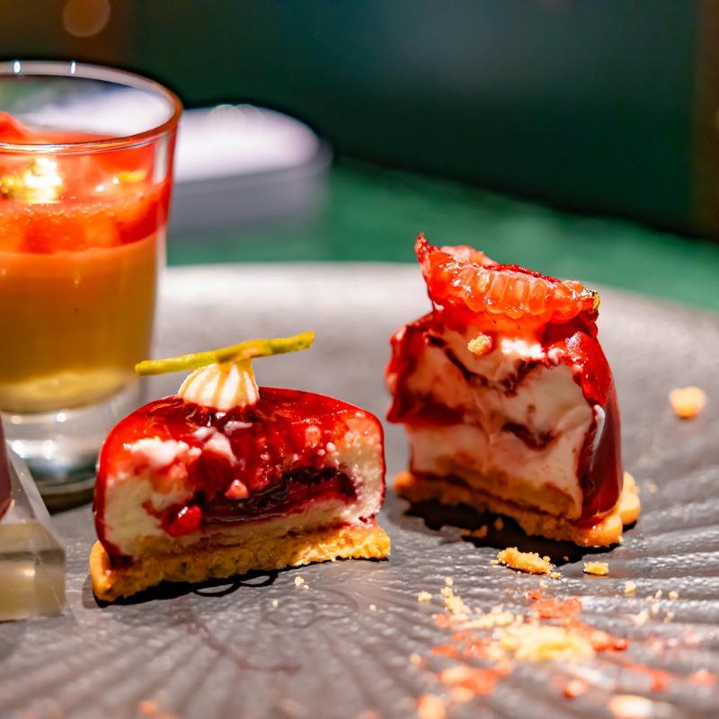 Constellation.のトランク型 Constellation. “Cherry Coded” Afternoon Tea ― 赤は、甘さだけの色ではない ―のスイーツ追加2画像