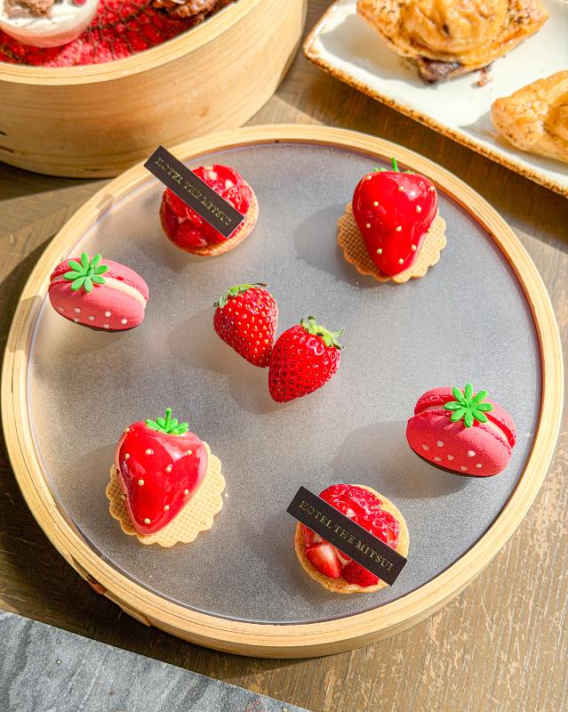 THE GARDEN BAR／HOTEL THE MITSUI KYOTOのいちご＆チョコレート アフタヌーンティーのスタンド1段目画像
