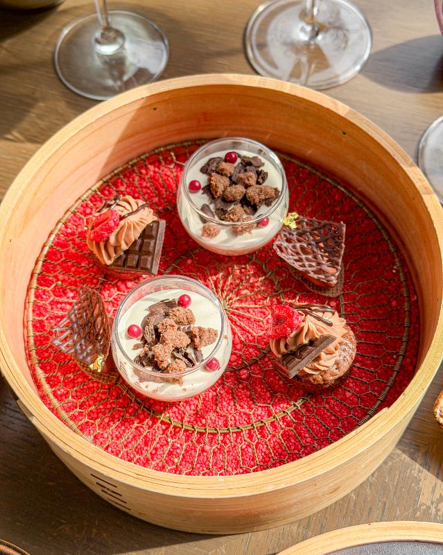 THE GARDEN BAR／HOTEL THE MITSUI KYOTOのいちご＆チョコレート アフタヌーンティーのスタンド2段目画像