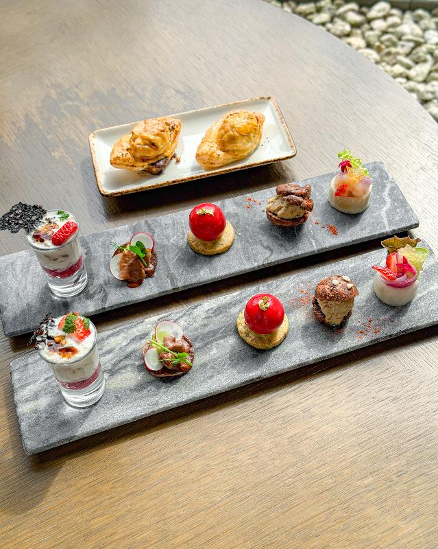 THE GARDEN BAR／HOTEL THE MITSUI KYOTOのいちご＆チョコレート アフタヌーンティーのスタンド3段目画像