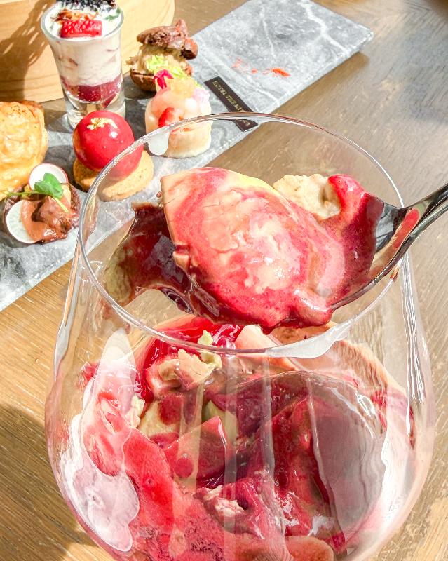 THE GARDEN BAR／HOTEL THE MITSUI KYOTOのいちご＆チョコレート アフタヌーンティーのスイーツ追加2画像