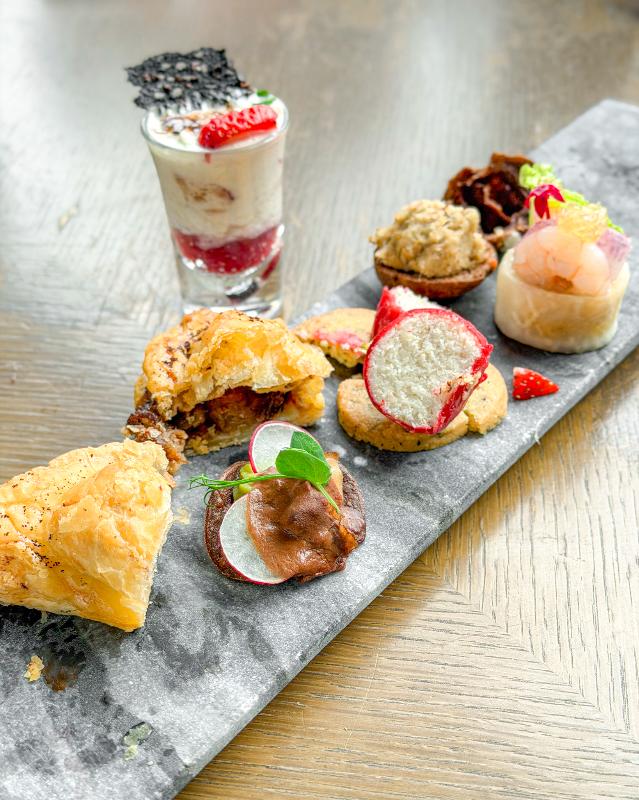 THE GARDEN BAR／HOTEL THE MITSUI KYOTOのいちご＆チョコレート アフタヌーンティーのセイボリー追加1画像