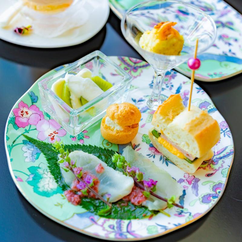 バー・ラウンジ THE BAR／ザ ロイヤルパークホテル アイコニック 東京汐留のAFTERNOON TEA with “SIROCCO”「ストロベリー＆桜」のセイボリー画像