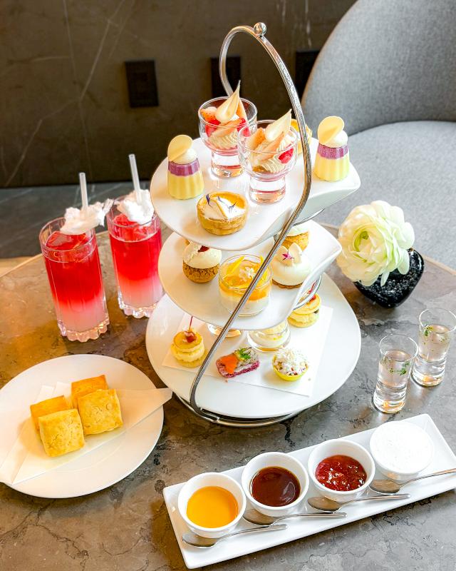 ジャヌ ラウンジ & ガーデンテラス／ジャヌ東京のストロベリー＆ホワイト アフタヌーンティーのアフタヌーンティー画像