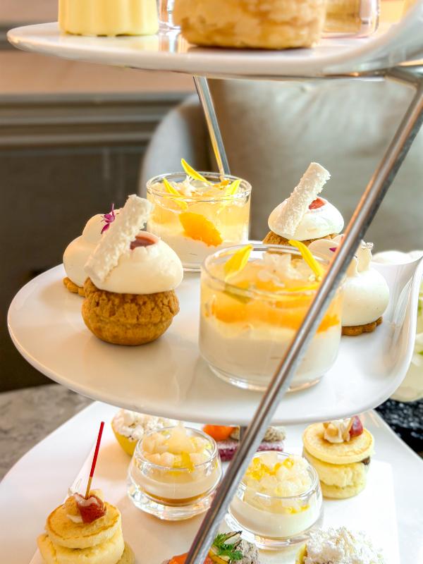 ジャヌ ラウンジ & ガーデンテラス／ジャヌ東京のストロベリー＆ホワイト アフタヌーンティーのスタンド2段目画像