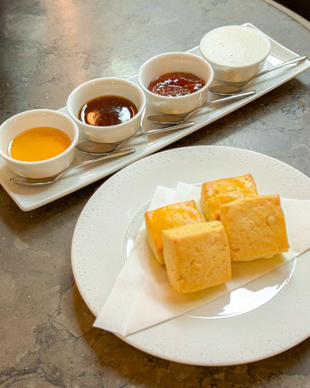 ジャヌ ラウンジ & ガーデンテラス／ジャヌ東京のストロベリー＆ホワイト アフタヌーンティーのスタンドその他プレート1画像